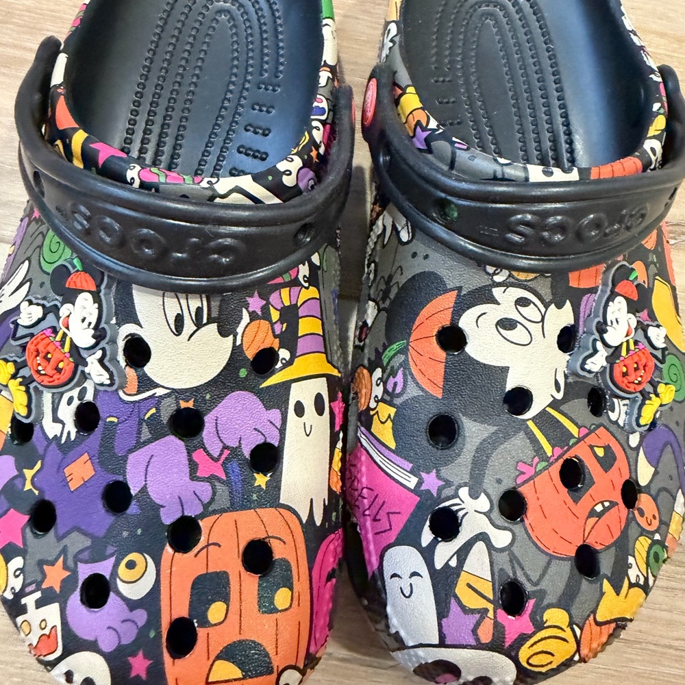 CROCS Halloween Disney Clog